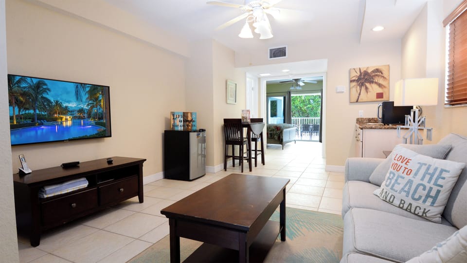 Ground Floor Apartment, Living, Dining, Kitchenette - 1st Floor