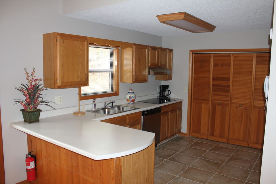 Kitchen counter top area