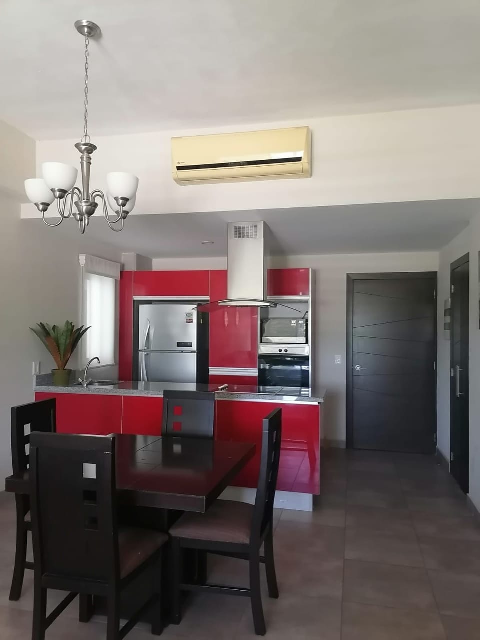 Entrance-kitchen