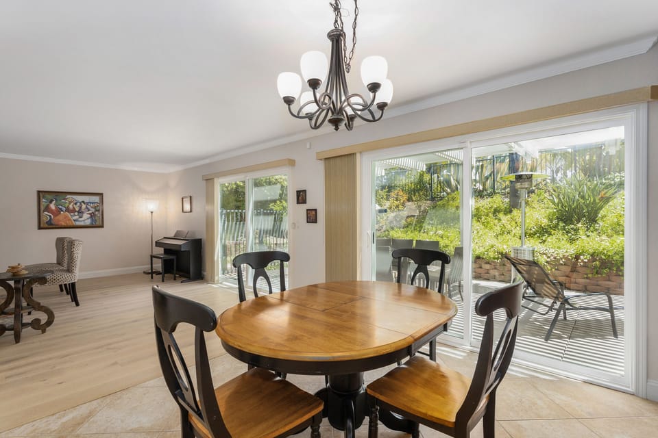 breakfast nook