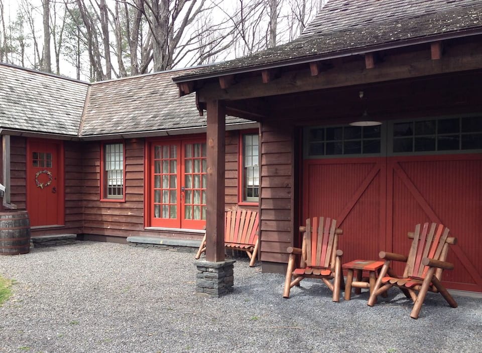 BlueMountain Guest House early spring, waiting for the greenery to happen!
