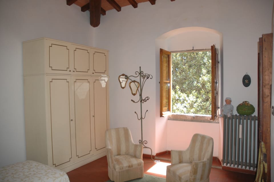 Antonella bedroom