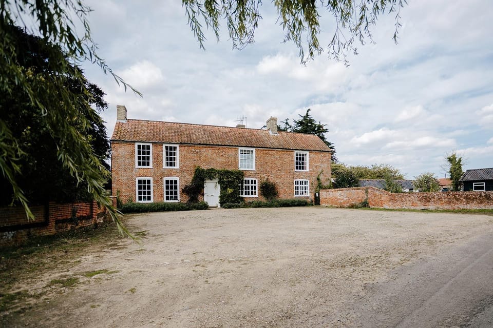Elms Farmhouse Approach