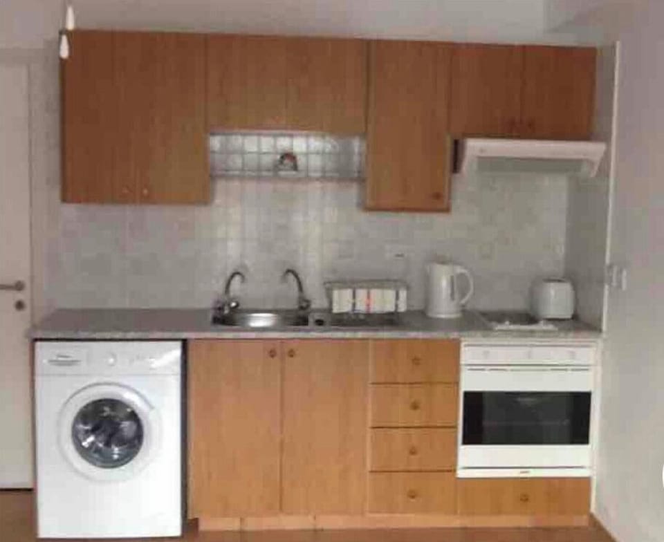 2 ring hob and fan assisted oven, fridge freezer and washing machine 