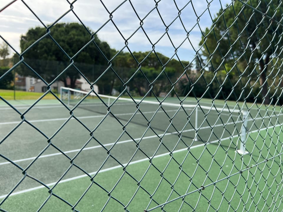 tennis court 