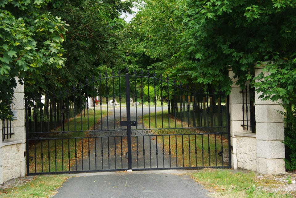 Entrance gate