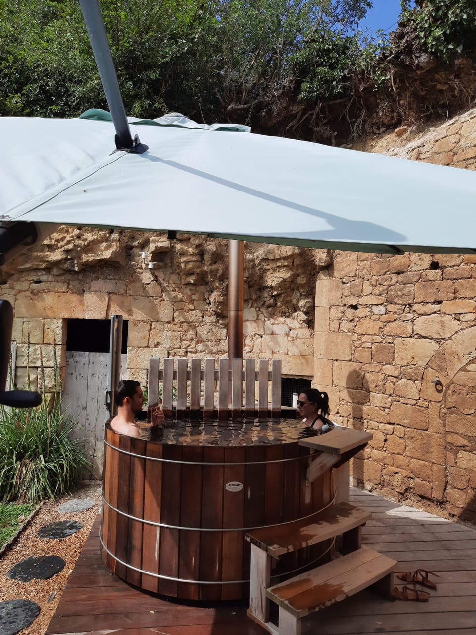 Outdoor spa tub