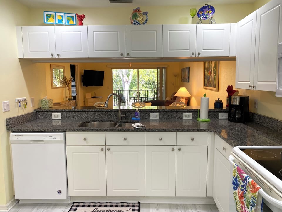 pass through to dining and living area