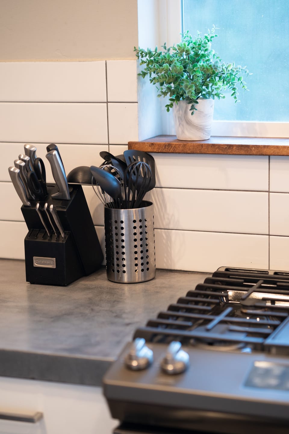 All the accessories you will need to cook that tasty family dinner.