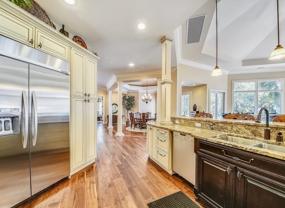 Kitchen with Breakfast Bar at 20 Sandhill Crane