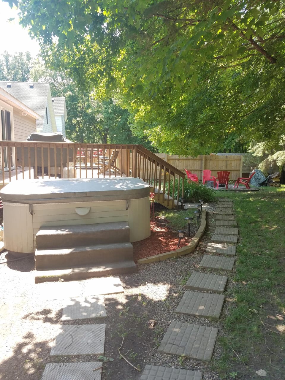 Outdoor spa tub