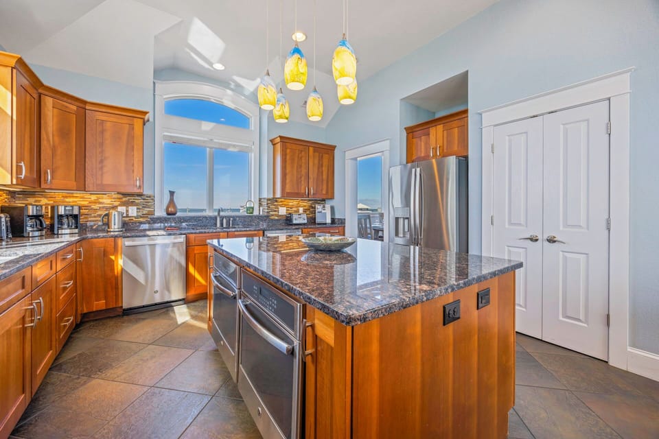 Surf or Sound Realty - 803 - Chicken by the Sea - Kitchen -3
