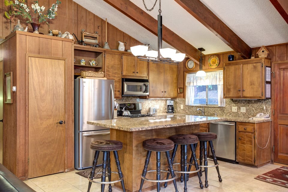 Kitchen with Bar seating for 4