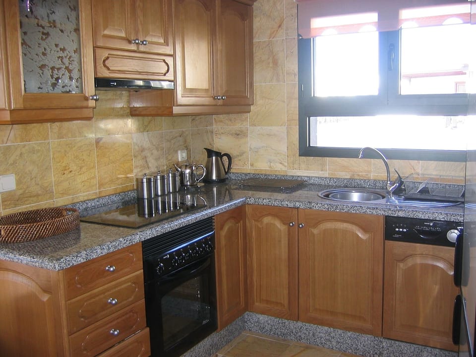 Fully fitted kitchen
