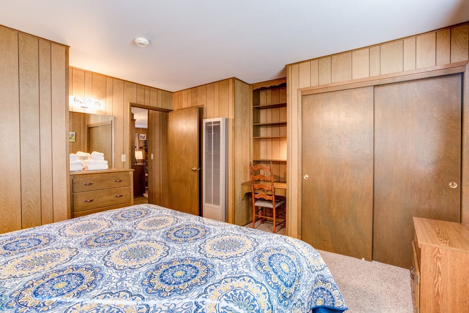 Bedroom 2, reverse angle