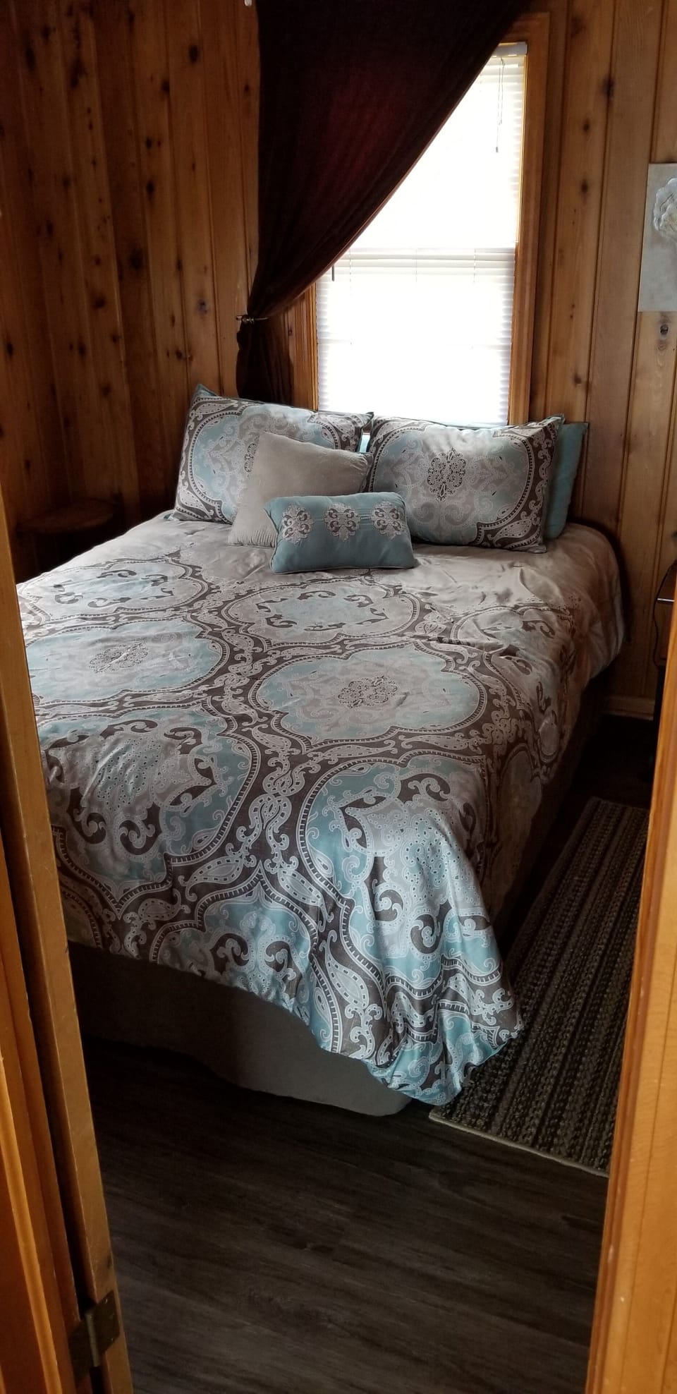 Master Bedroom - sleeps 2