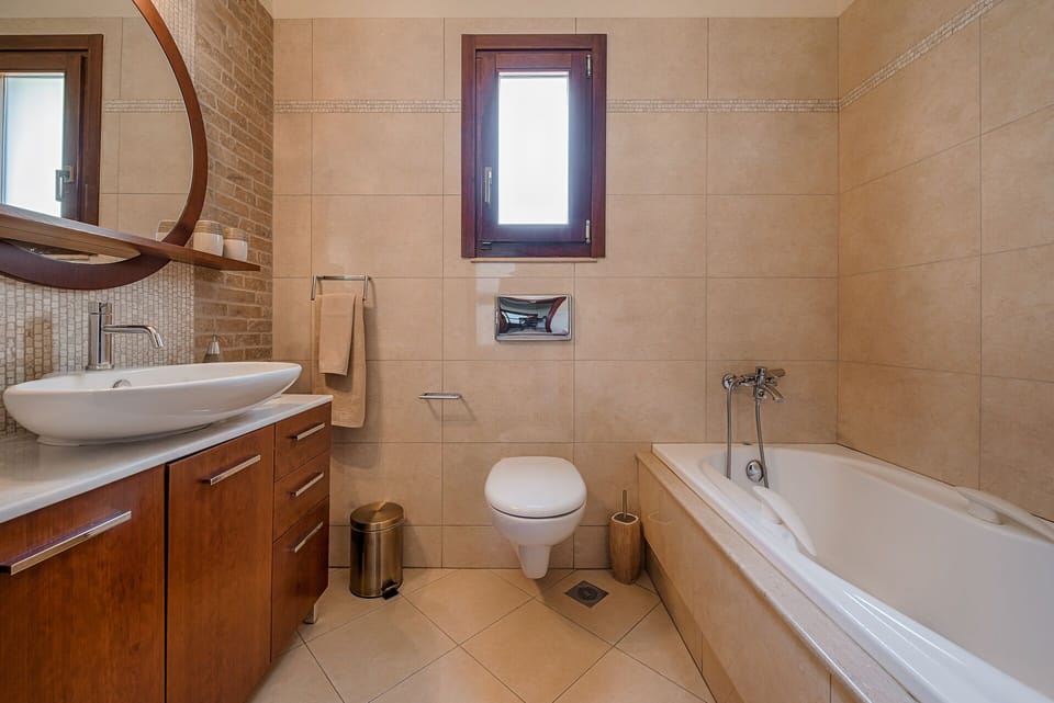 Bathroom downstairs - Villa Russelia