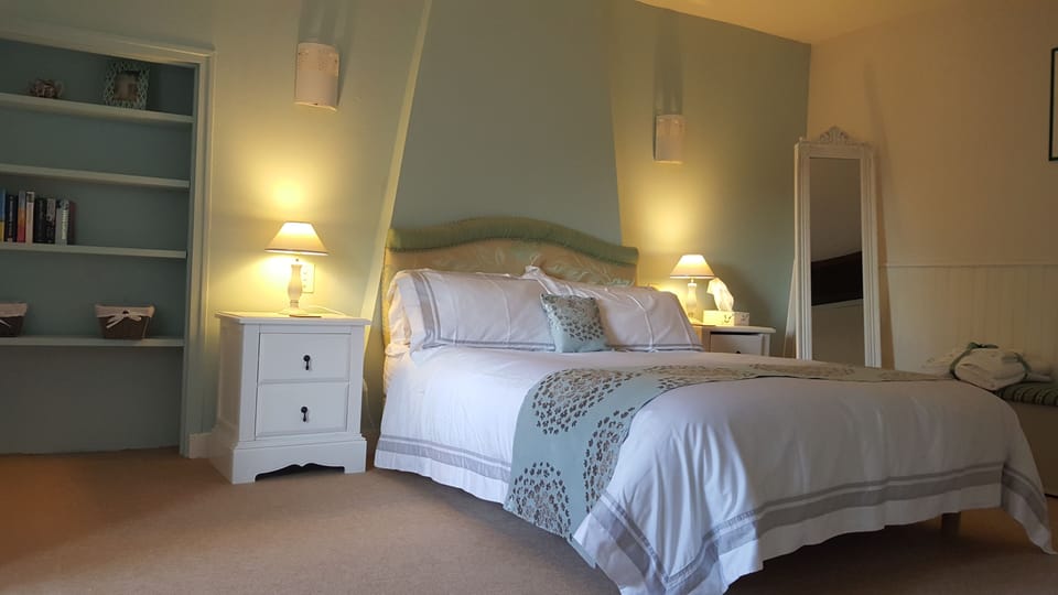 Green bedroom