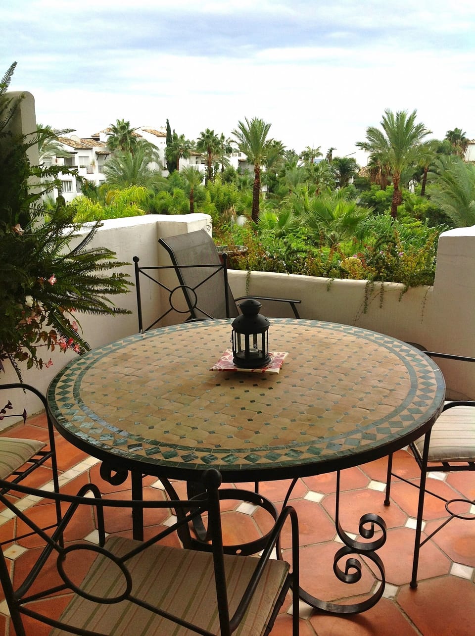 Al fresco dining on the terrace