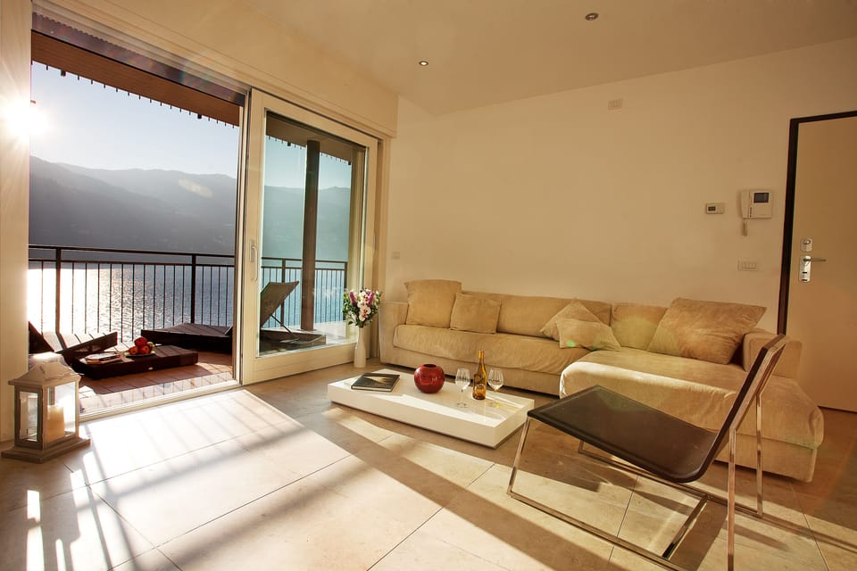 Luxury lake como living