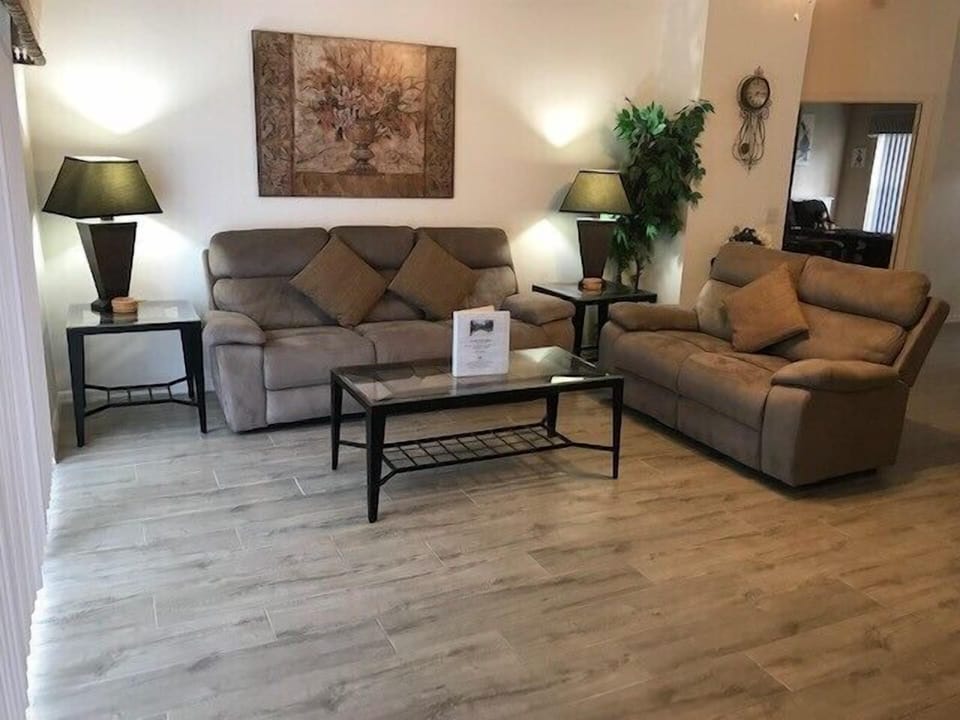 Living Room.JPG