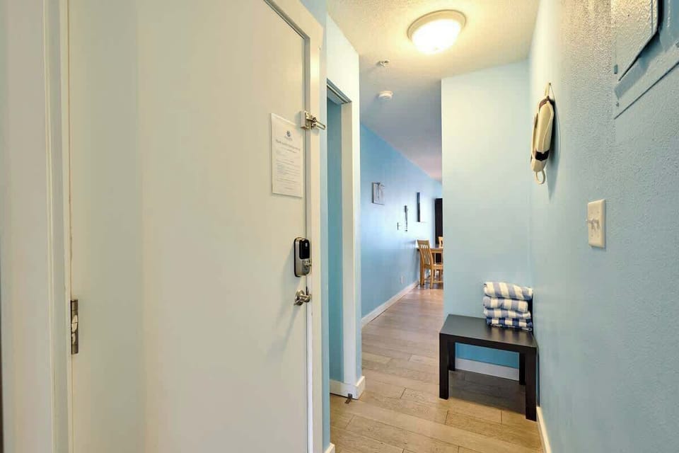 Entryway view
