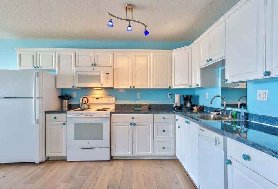 Included: dishwasher, fridge, oven, microwave