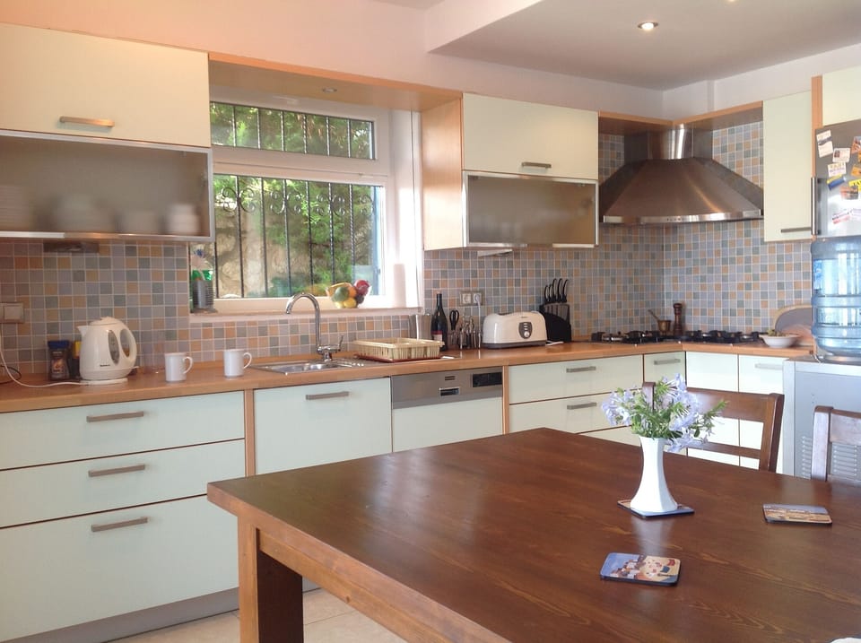 Fully Fitted Kitchen