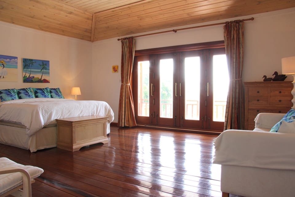 Luxurious  and comfortable kIng bed - perfect for a refreshing nights sleep.