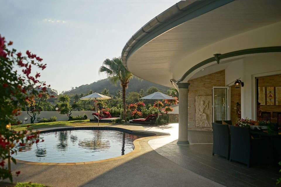 Pure privacy in your tropical garden. Perfect for sunbathing.