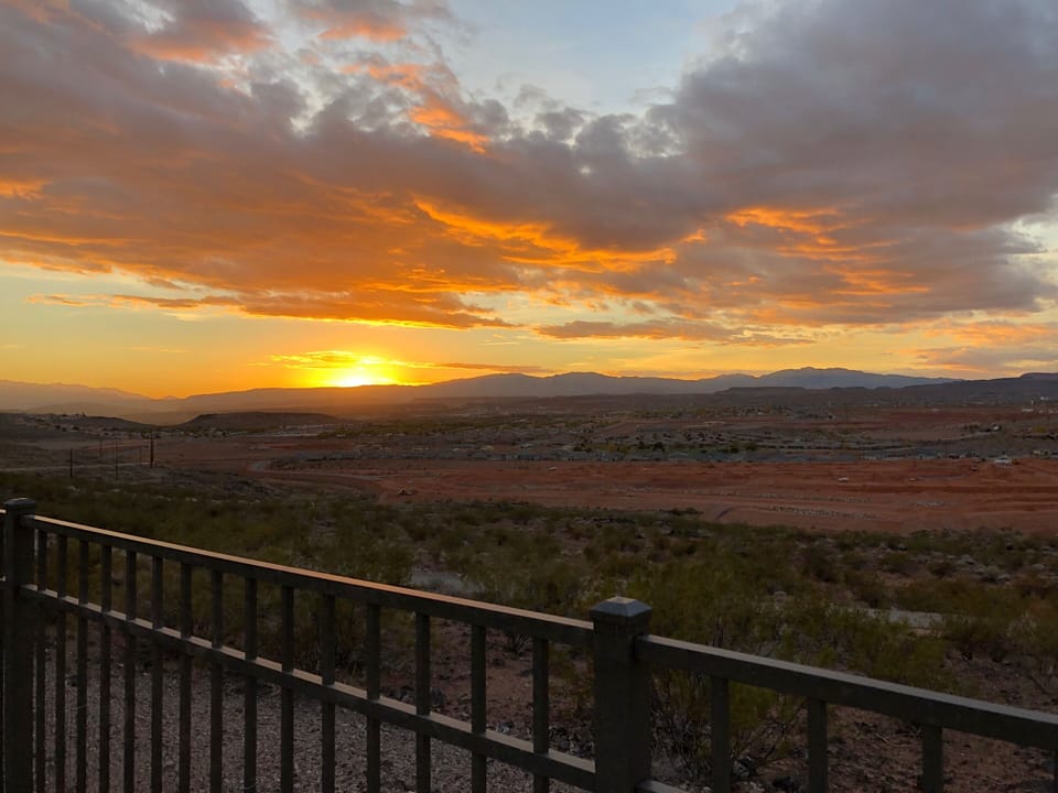 Beautiful sunsets and no view is blocked from backyard. Home on top of a ledge.