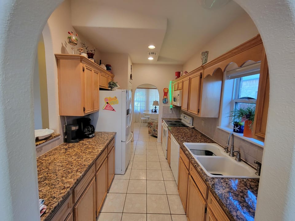WELL STOCKED KITCHEN