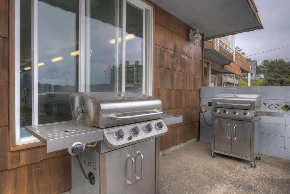 Gas-fired grills are available to use