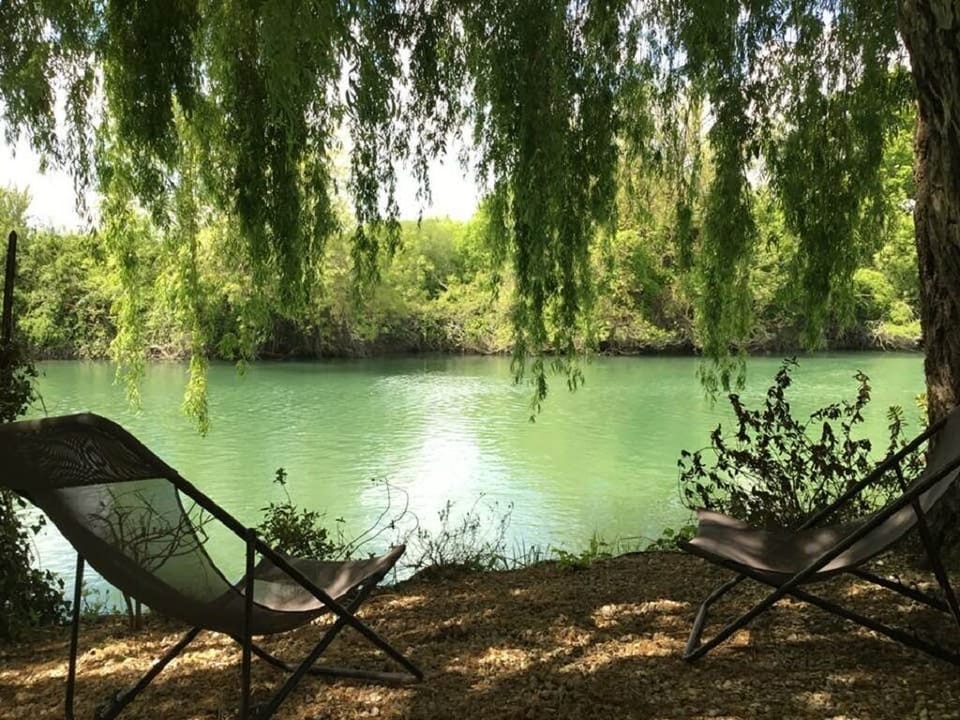 Laze by the river