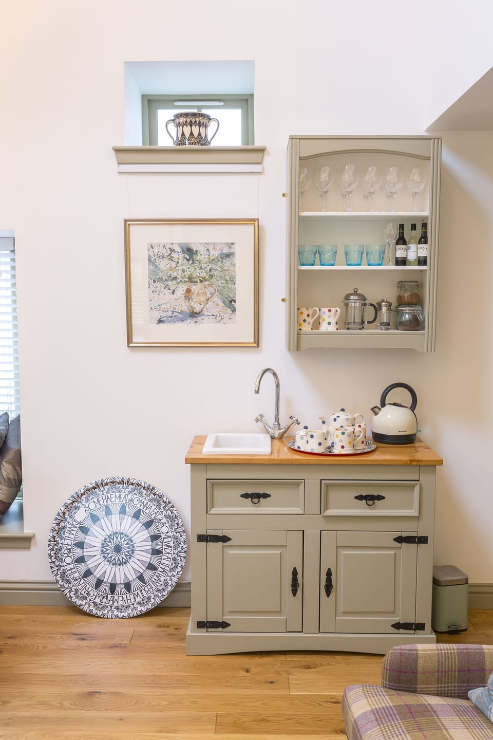Kitchenette, Tea and coffee, fridge, sink, combi-microwave
