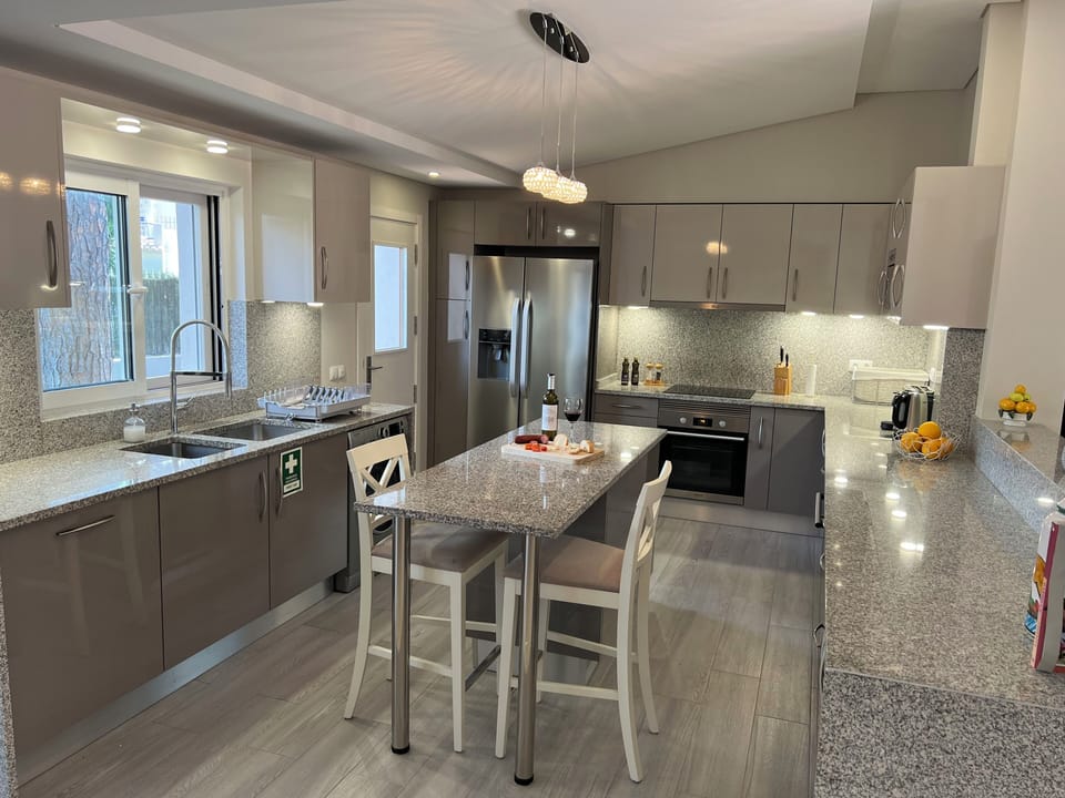 Well equipped, spacious kitchen