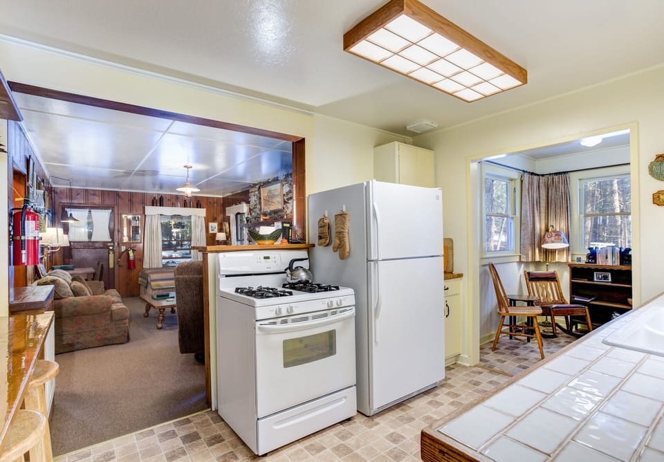 View from hallway leading to back bedroom