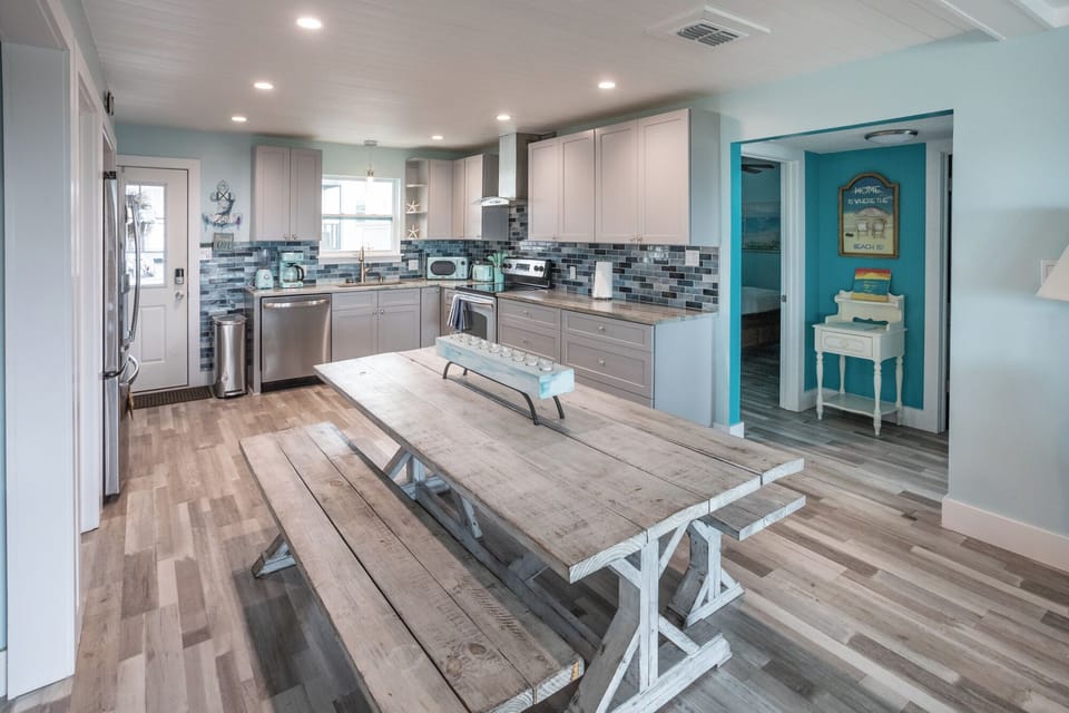 Dining/kitchen