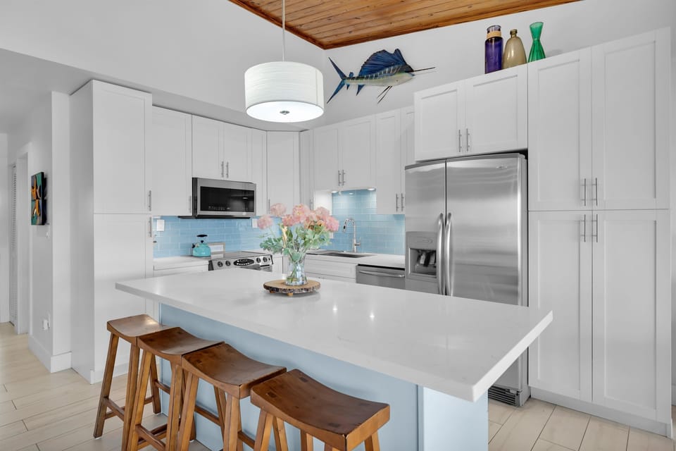 Kitchen with seating island