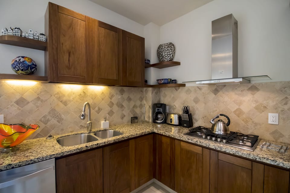 V177 506, Kitchen. (MyPvRentals) 