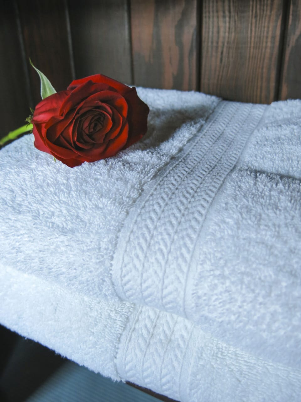 Linen, fresh & snow white....but where is Prince Charming?