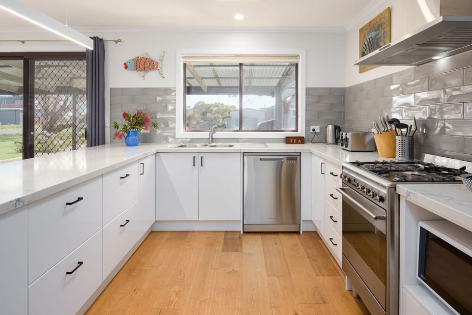 Modern kitchen 