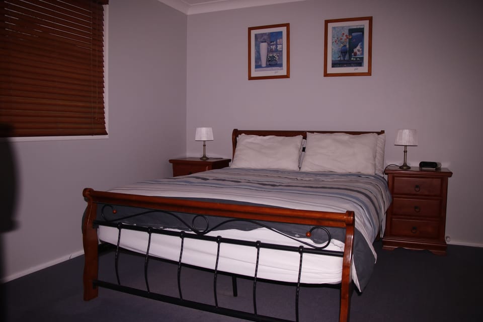Main bedroom with Lake views