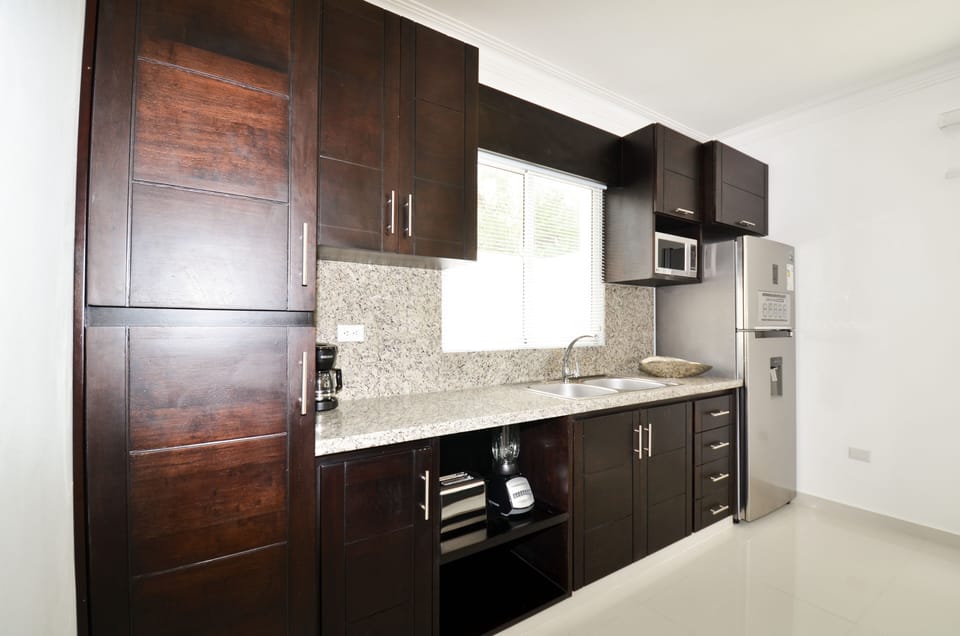 Plenty of counter space for those who like to cook on vacation!
