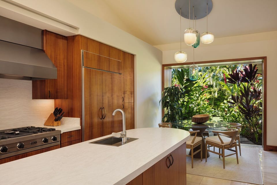 KITCHEN SEATING FOR 4 - TROPICAL GARDEN VIEWS