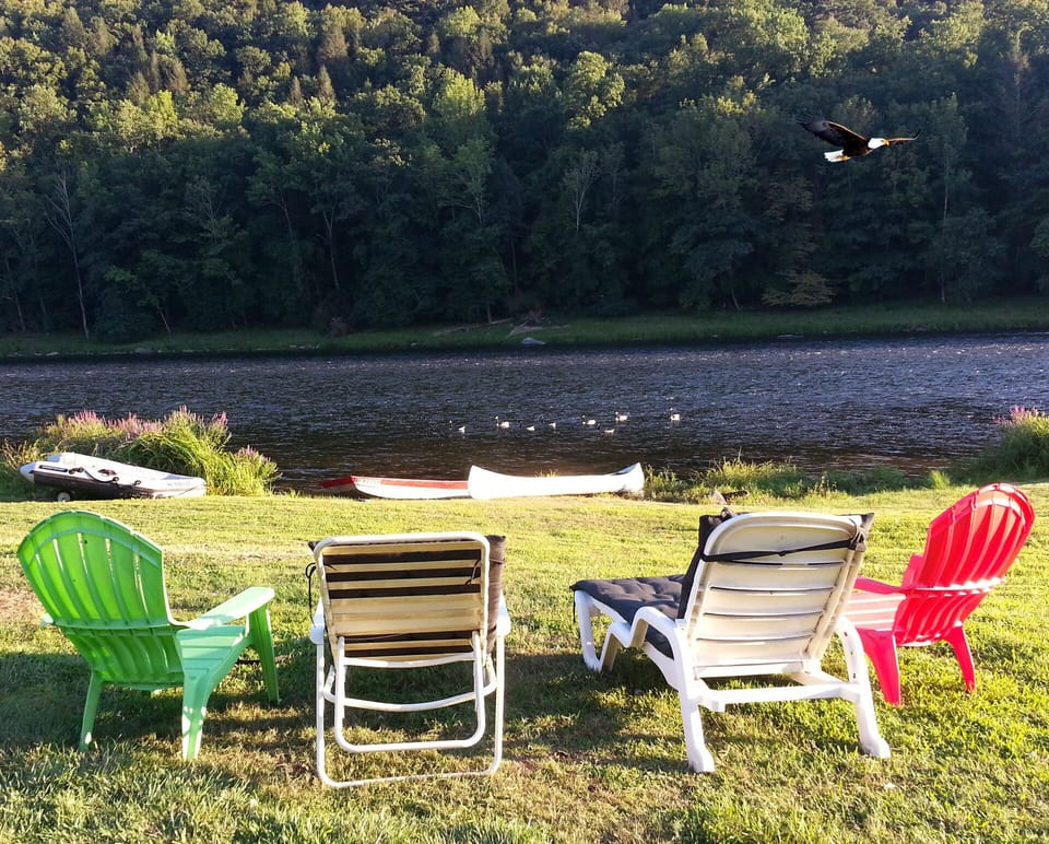 NO OTHER RIVERFRONT LIKE THIS! Enjoy the fire in our firepit along the river. 