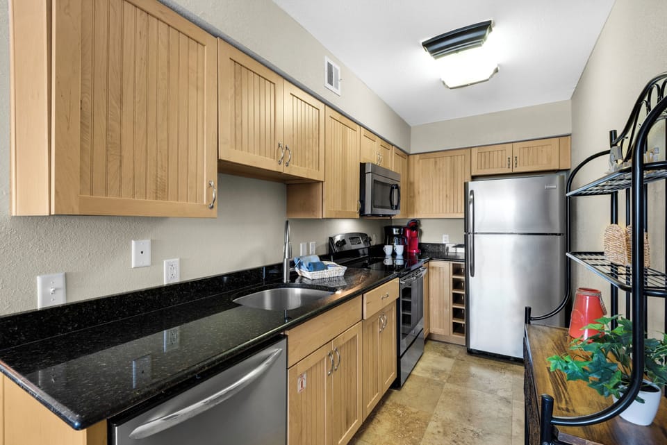 Full kitchen