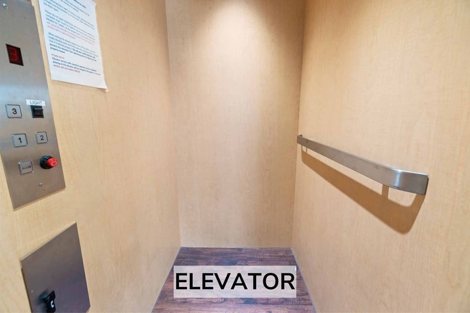 Surf-or-Sound-Realty-416-Bella-Vista-Elevator