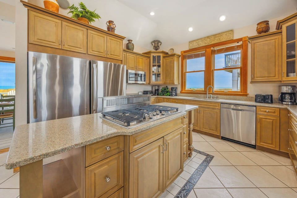 Surf or Sound Realty - 333 - Bramasole - Kitchen -2