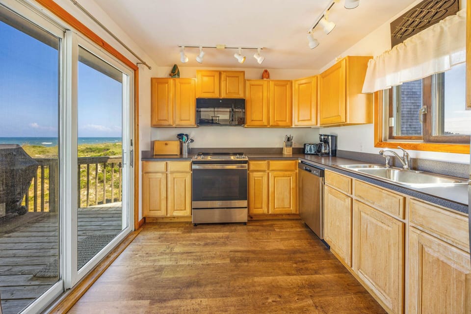 Surf or Sound Realty - 9 - Reflections - Kitchen -1